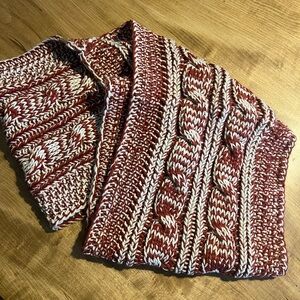 Beaver Canoe Chunky Cable Knit Infinity Scarf!
